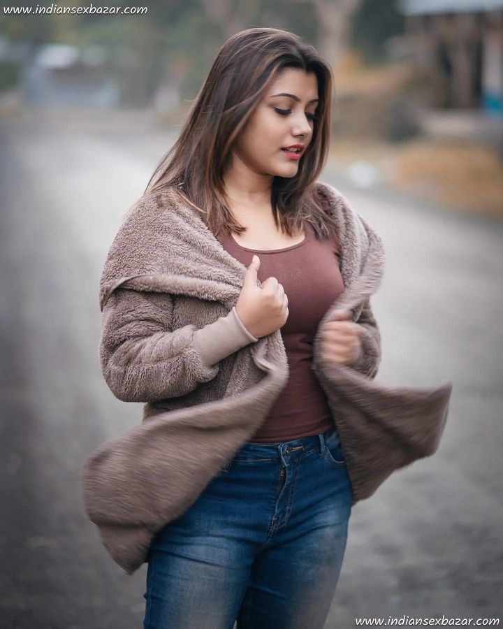 Indian Girl Stripping Jeans T Shirts Becoming Nude Hot and Sexy Photos Download (4)