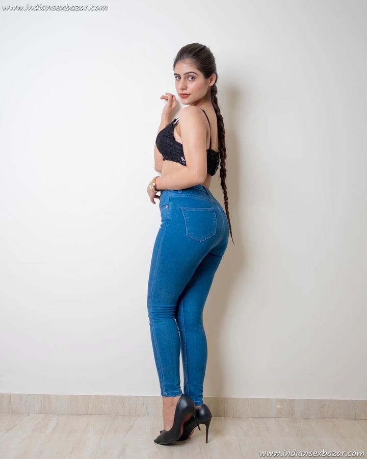 Indian Girl Stripping Jeans T Shirts Becoming Nude Hot and Sexy Photos Download (7)