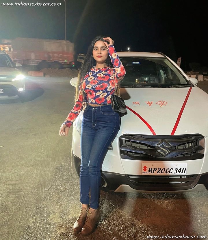 Jeans-Pant-and-Top-Exploring-Inner-Beauty-of-Indian-Girls-Full-HD-Royalty-Free-Stock-Images-24