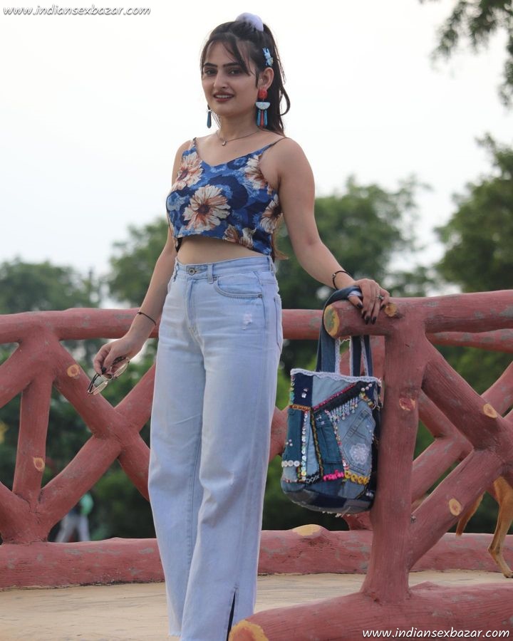Jeans-Pant-and-Top-Exploring-Inner-Beauty-of-Indian-Girls-Full-HD-Royalty-Free-Stock-Images-6