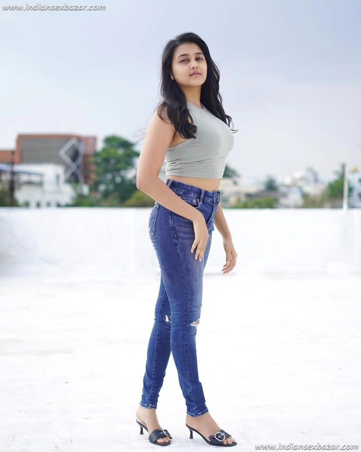 Jeans-Pant-and-Top-Exploring-Inner-Beauty-of-Slim-Indian-School-Girls-Free-High-Definition-Photos-3