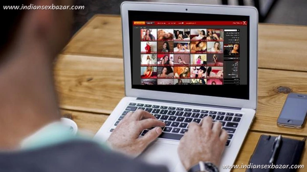 पोर्न वेबसाइट्स की बढ़ती संख्या और उनके कमाई के मॉडल